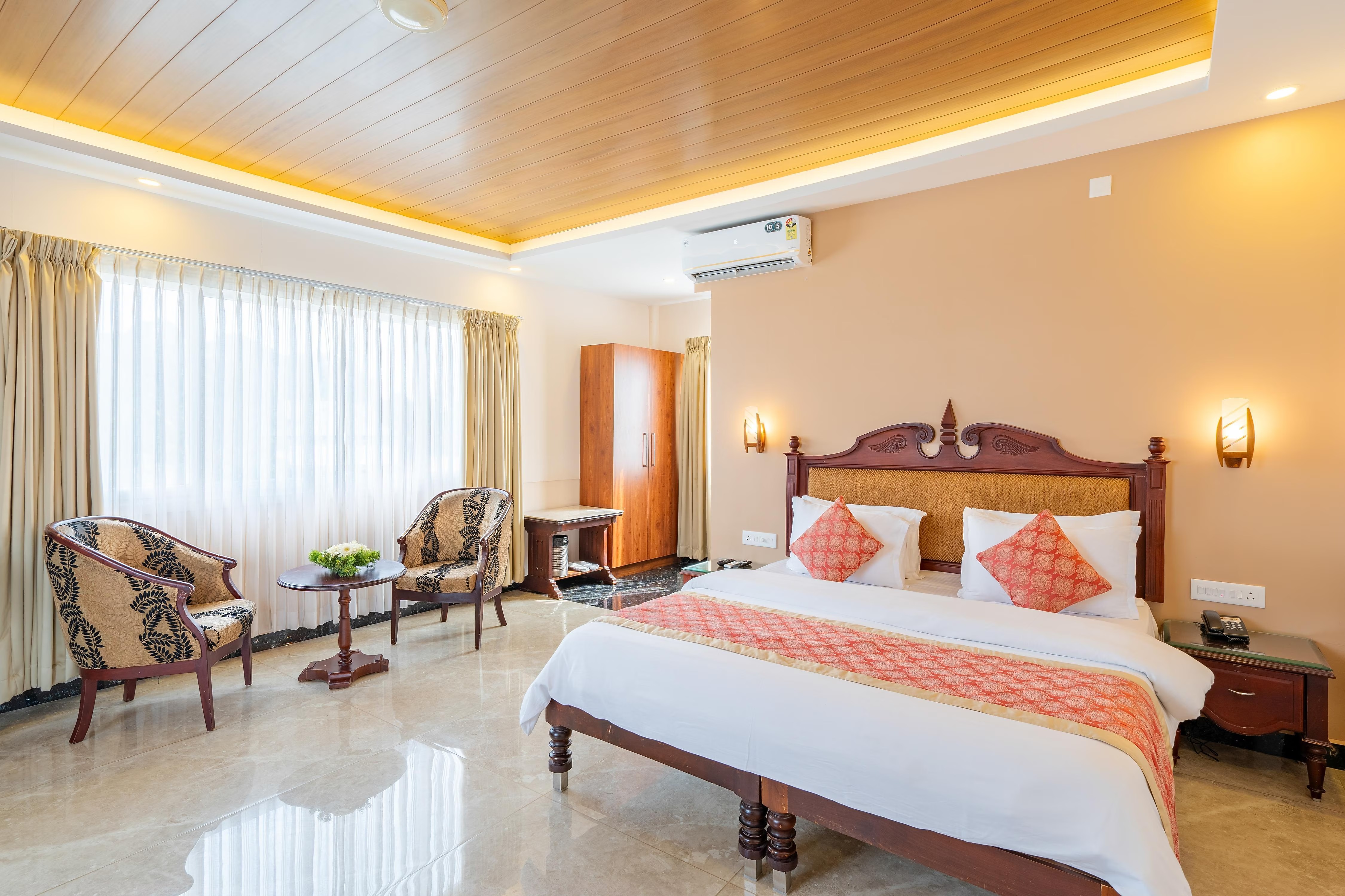 Hotel Seasons Thekkady